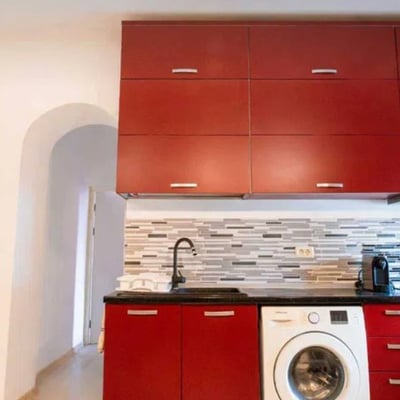 Location d’un appartement lumineux de 2 pièces, 60 m², centre historique, Constanța, Roumanie